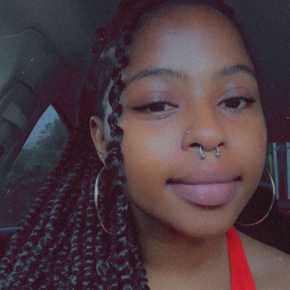 Meet your Posher, Zairea - Picture 1 of 1